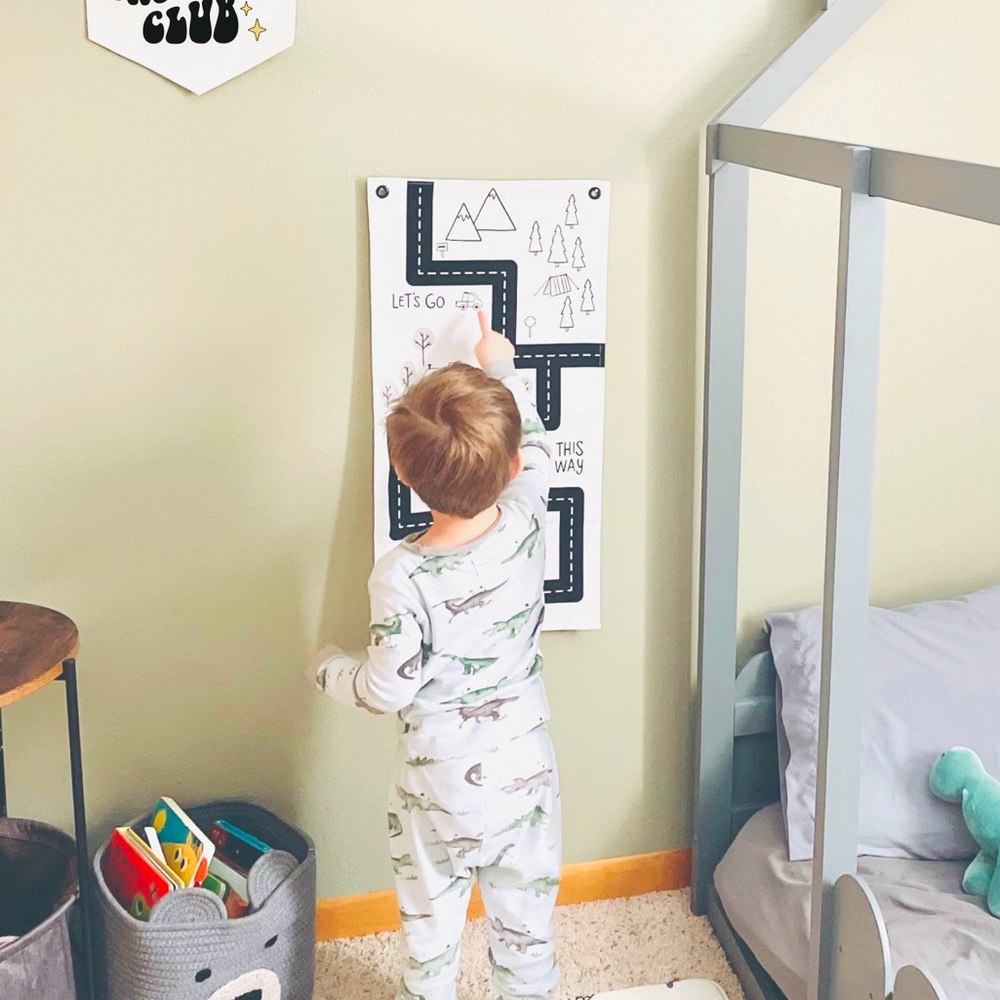 Toddler boy room banner cars road - Toddler boy room wall decor - play room